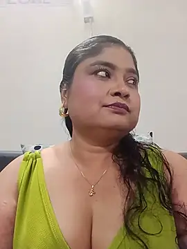 Snapshot of hornyriyanka chatting on 07-15-26, 02:51 hornyriyanka online show from 07-15-26, 02:51
