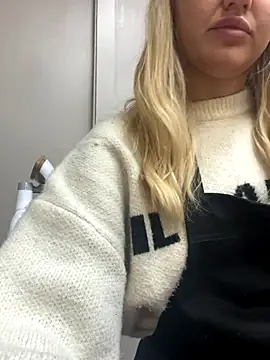 Snapshot of CandyVice chatting on 09-30-25, 05:19 CandyVice online show from 09-30-25, 05:19