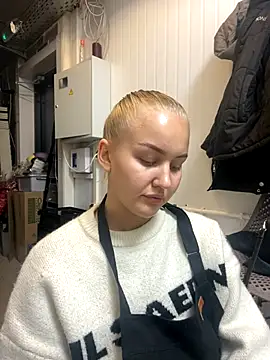 Snapshot of CandyVice chatting on 09-20-25, 04:34 CandyVice online show from 09-20-25, 04:34