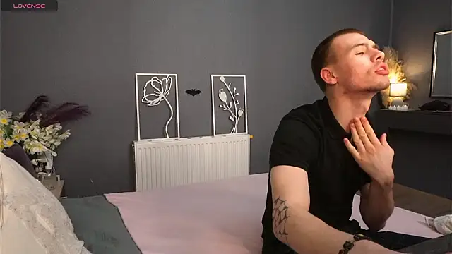 Snapshot of Garden_of_Eden_ chatting on 02-23-26, 04:14 Garden of Eden online show from 02-23-26, 04:14