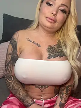 Snapshot of shortybig_official chatting on 02-19-26, 05:10 shortybig official online show from 02-19-26, 05:10