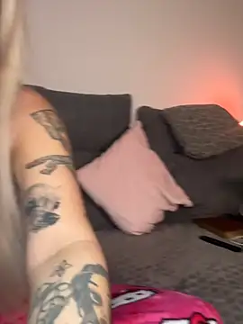 Snapshot of shortybig_official chatting on 02-13-26, 05:07 shortybig official online show from 02-13-26, 05:07