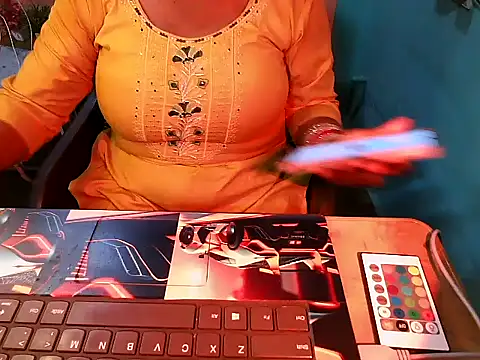 Snapshot of PREETI_BABY chatting on 07-04-26, 03:57 PREETI BABY online show from 07-04-26, 03:57
