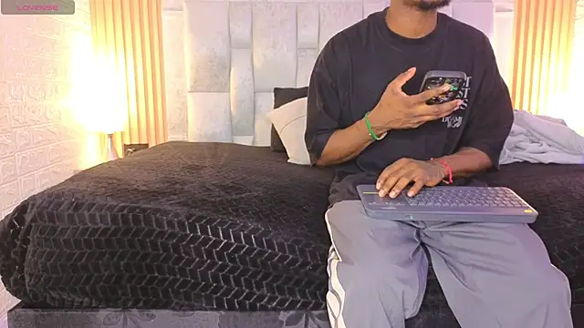 pipedark  online show from 11-06-25, 03:10