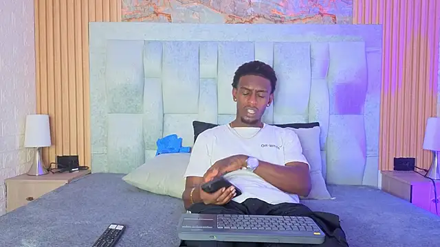 pipedark  online show from 09-29-25, 04:19