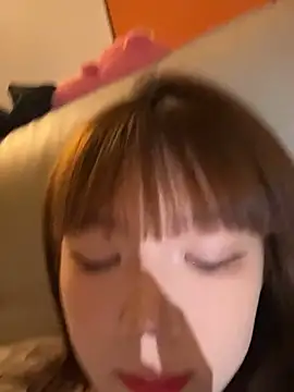 Snapshot of D-033 chatting on 11-07-25, 11:26 D-033 online show from 11-07-25, 11:26