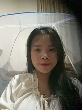 Snapshot of Bella_7777 chatting on 09-20-25, 02:22 Bella 7777 online show from 09-20-25, 02:22