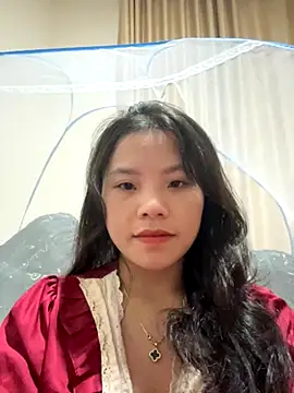 Snapshot of Bella_7777 chatting on 10-13-25, 03:46 Bella 7777 online show from 10-13-25, 03:46