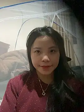 Snapshot of Bella_7777 chatting on 09-17-25, 05:15 Bella 7777 online show from 09-17-25, 05:15