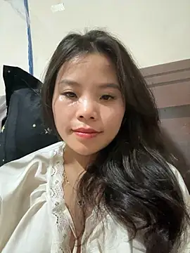 Snapshot of Bella_7777 chatting on 10-16-25, 06:16 Bella 7777 online show from 10-16-25, 06:16