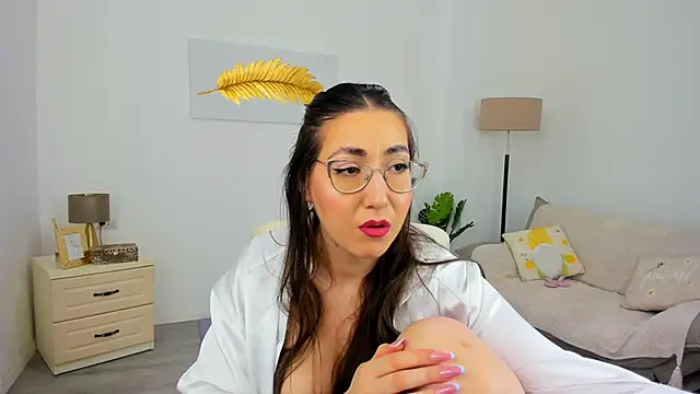 Snapshot of Kylie_Kathy chatting on 06-10-26, 05:47 Kylie Kathy online show from 06-10-26, 05:47