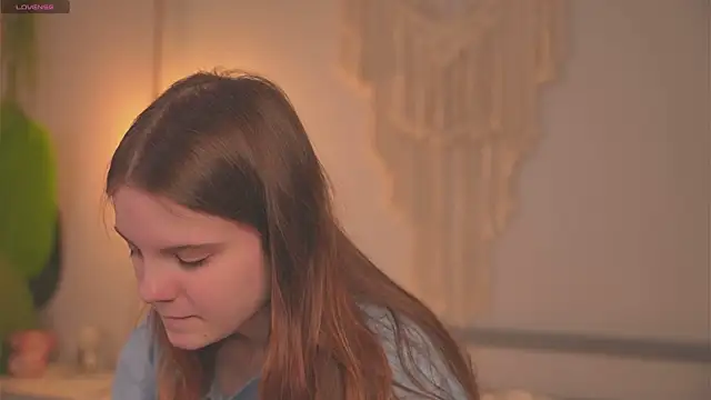 Lu  Lane online show from 10-17-25, 08:17