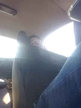 Snapshot of uratre chatting on 11-28-25, 08:42 uratre online show from 11-28-25, 08:42