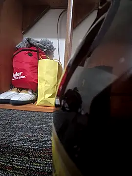 Snapshot of uratre chatting on 12-19-25, 09:22 uratre online show from 12-19-25, 09:22