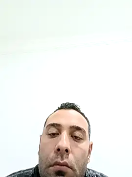 Snapshot of Yaman_33 chatting on 05-23-26, 10:25 Yaman 33 online show from 05-23-26, 10:25