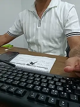 Snapshot of Yaman_33 chatting on 06-19-26, 07:25 Yaman 33 online show from 06-19-26, 07:25