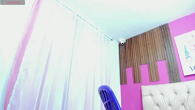 Lucia Spear online show from 10-25-25, 12:50