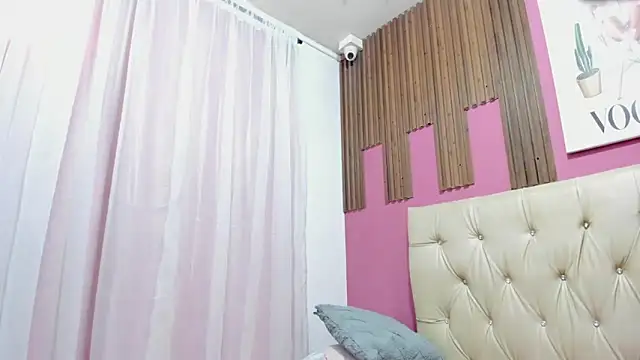 Lucia Spear online show from 11-05-25, 12:52