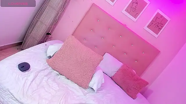 ANNIE DOLCE  online show from 01-17-26, 10:41