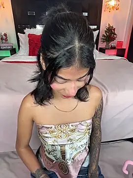 TweetiePieXXX online show from 12-17-25, 10:37