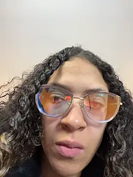 Hanna Cornee  online show from 11-30-25, 01:12