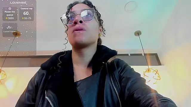 Snapshot of Hanna_Cornee_ chatting on 10-02-25, 01:36 Hanna Cornee online show from 10-02-25, 01:36