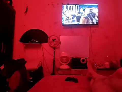 Snapshot of Kellye_hotTs chatting on 10-13-25, 04:58 Kellye hotTs online show from 10-13-25, 04:58