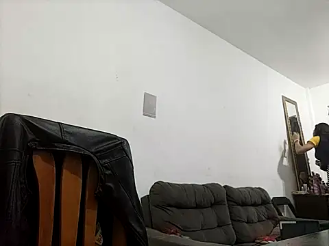 Snapshot of Kellye_hotTs chatting on 10-14-25, 03:18 Kellye hotTs online show from 10-14-25, 03:18