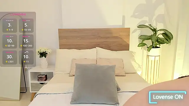 Snapshot of Lea_Joness chatting on 11-13-25, 11:41 Lea Joness online show from 11-13-25, 11:41