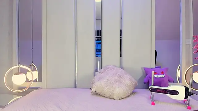 VesperVelvet online show from 12-04-25, 08:30