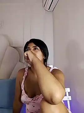 Snapshot of Kaylachannell chatting on 05-18-26, 04:07 Kaylachannell online show from 05-18-26, 04:07