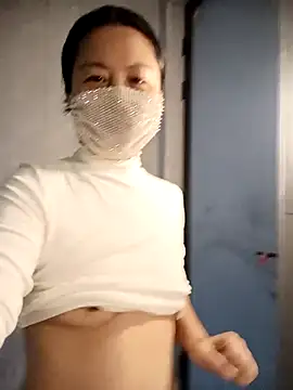 Snapshot of chengcheng12 chatting on 10-21-25, 01:05 chengcheng12 online show from 10-21-25, 01:05