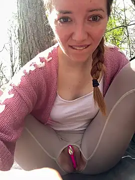 Snapshot of FayeFlame chatting on 04-17-26, 11:35 FayeFlame online show from 04-17-26, 11:35
