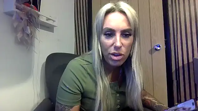 poppyinga1 online show from 02-05-26, 09:16