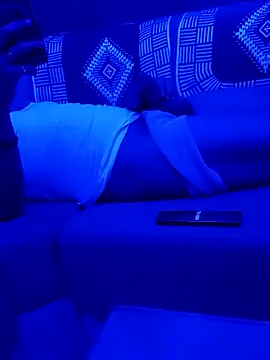 Snapshot of fucking_daring_boy chatting on 09-10-25, 05:45 fucking daring boy online show from 09-10-25, 05:45