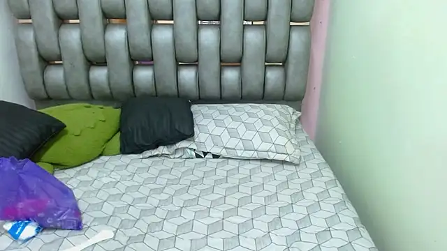 Madison Copers online show from 10-28-25, 02:23