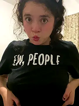 Snapshot of Lucy_YupiSweet chatting on 10-30-25, 07:50 Lucy YupiSweet online show from 10-30-25, 07:50