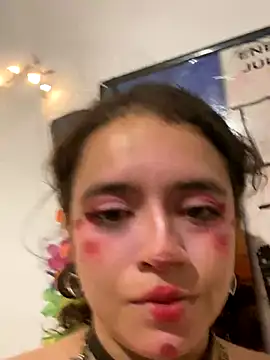 Snapshot of Lucy_YupiSweet chatting on 11-02-25, 09:25 Lucy YupiSweet online show from 11-02-25, 09:25