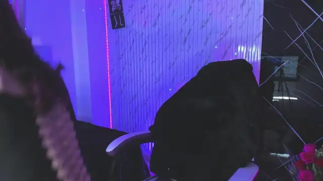 chloe jacksonn online show from 11-13-25, 10:24