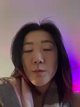 Snapshot of AikoYamada chatting on 10-20-25, 05:42 AikoYamada online show from 10-20-25, 05:42