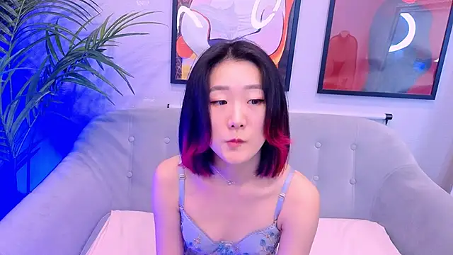 Snapshot of AikoYamada chatting on 09-21-25, 06:18 AikoYamada online show from 09-21-25, 06:18
