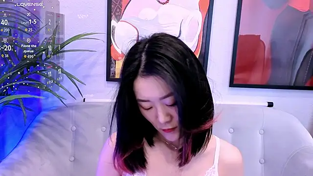 AikoYamada online show from 12-14-25, 06:08