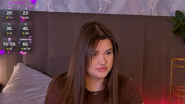 EmilyHyde online show from 02-25-26, 06:57