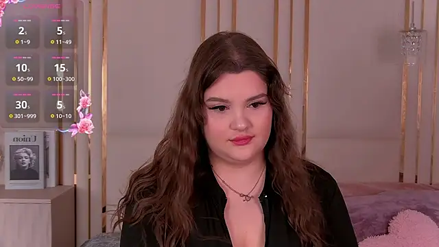 Snapshot of EmilyHyde chatting on 05-28-26, 08:37 EmilyHyde online show from 05-28-26, 08:37