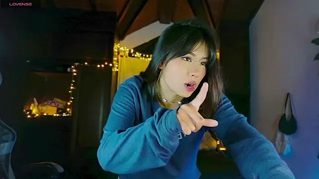 Shisuku Sophi online show from 04-18-26, 06:05