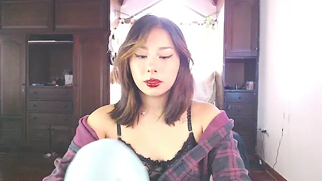 Snapshot of Shisuku_Sophi chatting on 09-21-25, 07:30 Shisuku Sophi online show from 09-21-25, 07:30