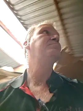 Snapshot of wallacelegend chatting on 09-12-25, 03:34 wallacelegend online show from 09-12-25, 03:34