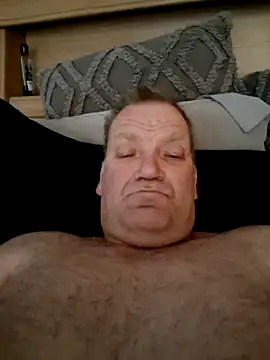 Snapshot of wallacelegend chatting on 10-15-25, 05:28 wallacelegend online show from 10-15-25, 05:28