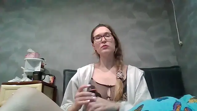 Snapshot of Jugira chatting on 10-05-25, 10:22 Jugira online show from 10-05-25, 10:22