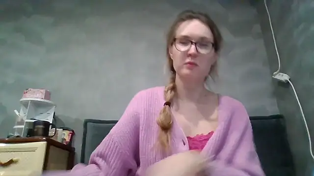Snapshot of Jugira chatting on 10-23-25, 09:57 Jugira online show from 10-23-25, 09:57